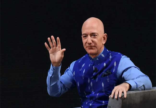 କାଲି ମହାକାଶ ଯାତ୍ରା କରିବେ ବିଶ୍ବର ସବୁଠାରୁ ଧନୀ ବ୍ୟକ୍ତି  ଜେଫ୍‌ ବୋଜେସ୍‌