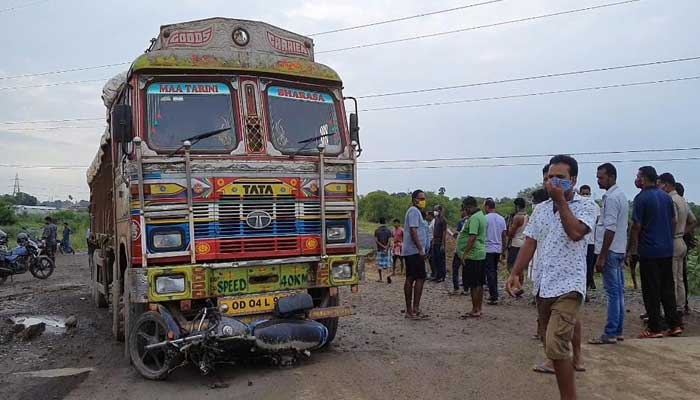 କ୍ରୋମାଇଟ ବୋଝେଇ ଟ୍ରକ ଧକ୍କାରେ ଏମସିଏଲ କର୍ମଚାରୀଙ୍କ ମୃତ୍ୟୁ