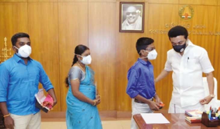 ପାପୁଲି ଆକାରର କମ୍ପୁଟର ସିପିୟୁ ତିଆରି କଲେ ୯ମ ଶ୍ରେଣୀର ଛାତ୍ର