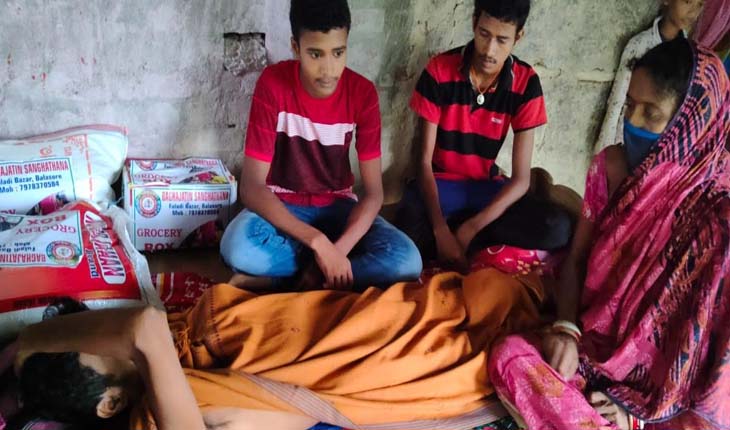 ଛଅ ମାସ ହେଲା ବିଛଣାରେ ଶୋଇ ରହିଛନ୍ତି କର୍କଟ ପୀଡ଼ିତ ରମେଶ, ଚିକିତ୍ସା ପାଇଁ ଅର୍ଥ ସାଜିଛି ବାଧକ