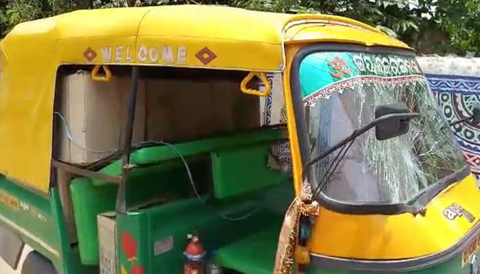ଟ୍ରାଫିକ୍ ଚେକିଂ ବେଳେ ହାବିଲଦାରଙ୍କ ମୁଣ୍ଡ ଉପରେ ଅଟୋ ଚଢ଼ାଇ ଦେଲା ମଦ୍ୟପ ଚାଳକ