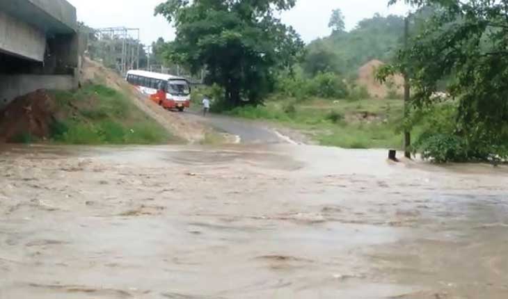 ମାଲକାନଗିରିରେ ପ୍ରବଳ ବର୍ଷା : କୋରକୋଣ୍ଡା ପୋଲ ଉପରେ ପାଣି, ଯାତାୟାତ ବନ୍ଦ