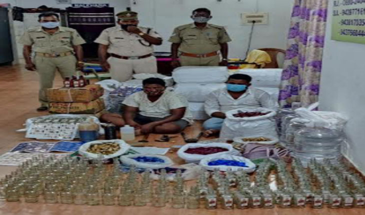 ବ୍ରହ୍ମପୁର ସୌନ୍ଦର୍ଯ୍ୟ ନଗରରୁ ନକଲି ବିଦେଶୀ ମଦ କାରଖାନା ଠାବ: ବିପୁଳ ପରିମାଣର କଞ୍ଚାମାଲ ସହ ଖାଲି ବୋତଲ ଓ ଠିପି ଜବତ, ୨ ଗିରଫ