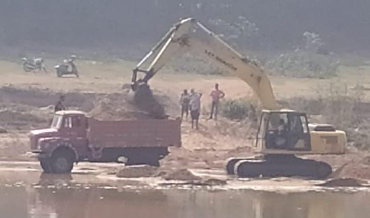 ବେଆଇନ ବାଲି ଉତ୍ତୋଳନ ପାଇଁ ବୁଢ଼ାବଳଙ୍ଗ ନଦୀତଟର ୫ଗାଁ ବିପଦରେ