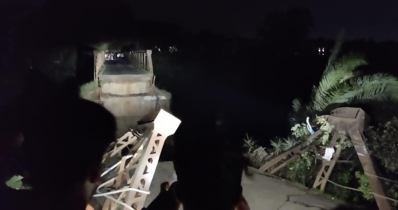 ଭୁଷୁଡିଲା ବ୍ରିଟିଶ ଅମଳର ଝୁଲେନ ପୋଲ, ପାଣି ଭିତରେ ଡମ୍ପର