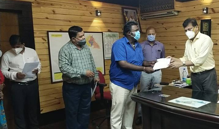 କରୋନାରେ ପ୍ରାଣ ହରାଇଥିବା ୪ ସାମ୍ବାଦିକଙ୍କ ପରିବାରବର୍ଗଙ୍କୁ ୧୫ ଲକ୍ଷ ଟଙ୍କାର ସହାୟତା ରାଶି ପ୍ରଦାନ