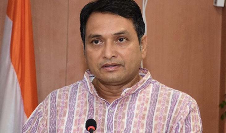 ରାଜନୀତି ପାଇଁ ଦେଖାଇଛନ୍ତି ମନଗଢ଼ା କାହାଣୀ, ପ୍ରମାଣ ଥିଲେ କୋର୍ଟ କି ଥାନାରେ ଦାଖଲ କରନ୍ତୁ- ମନ୍ତ୍ରୀ ଦିବ୍ୟଶଙ୍କର ମିଶ୍ର