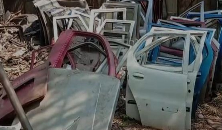 କବାଡ଼ି କାରଖାନା ଉପରେ ପୁଲିସର ଚଢ଼ାଉ