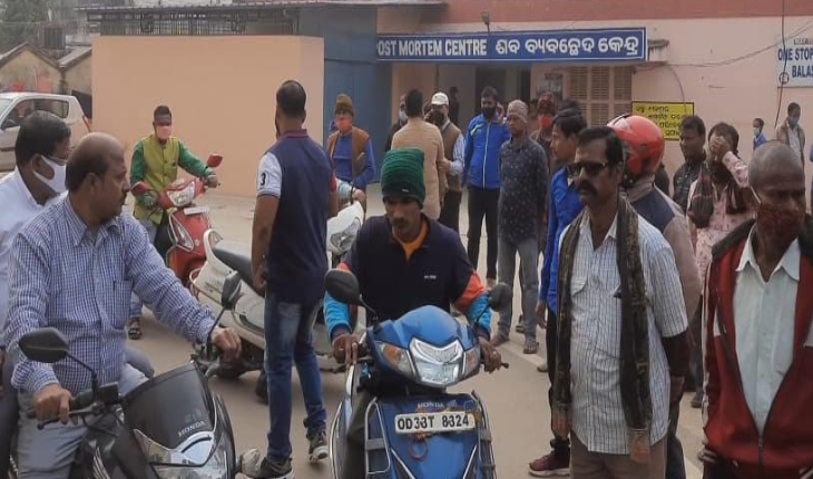 ବାଇକ୍ ଧକ୍କାକୁ କେନ୍ଦ୍ରକରି ୨ ଗ୍ରାମ ମଧ୍ୟରେ ଗୋଷ୍ଠୀ ସଙ୍ଘର୍ଷ: ୧ ମୃତ, ୫ ଆହତ