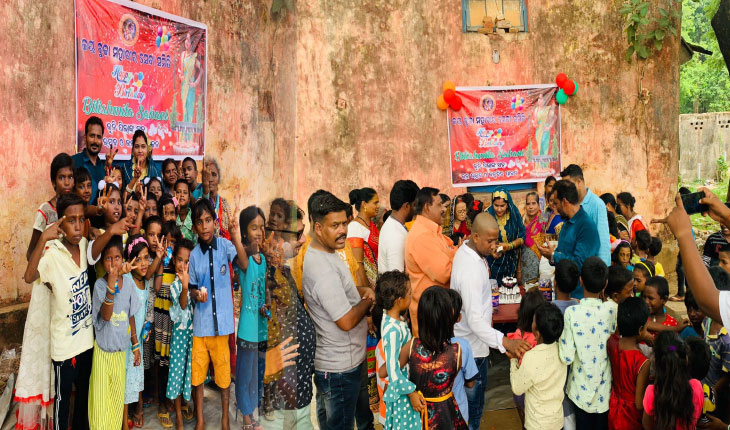 ନିଆରା ଢଙ୍ଗରେ ଜନ୍ମଦିନ ପାଳିଲେ ସମାଜସେବୀ ବିତିସ୍ମିତା ସାହାଣୀ