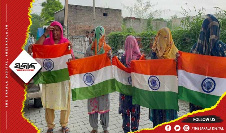 ତ୍ରିରଙ୍ଗା ପାଇଁ ଆହାର ଉପରେ ପ୍ରହାର, ପତାକା ନ କିଣିଲେ ରାସନ ମନା