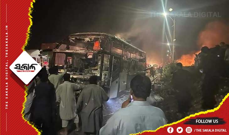 ଯାତ୍ରୀବାହୀ ବସରେ ଭୟଙ୍କର ଅଗ୍ନିକାଣ୍ଡ, ୮ ଶିଶୁଙ୍କ ସମେତ ୧୮ ଜଣ ଜୀବନ୍ତ ଦଗ୍ଧ