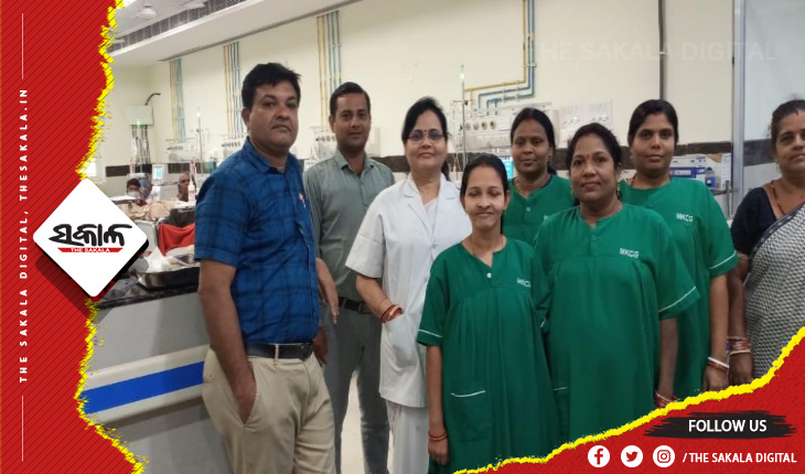 ଛୁଟି ଦିନରେ ସେବା ଦେଇ ମହାନିୟତା ଦେଖାଇଲେ ଏମକେସିଜିର ଡାକ୍ତର ଓ ୮ ନର୍ସିଂ ଅଫିସର