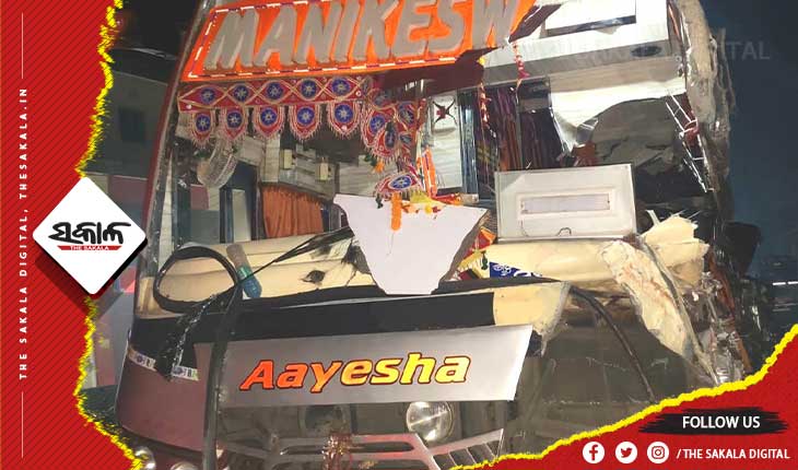 ଇଟାମାଟି ନିକଟରେ ବସ ଦୁର୍ଘଟଣା, ଜଣେ ମୃତ, ୫ ଗୁରୁତର