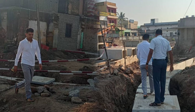 ପୁରୀ ଗସ୍ତରେ ଯାଇ ଶ୍ରୀଜିଉଙ୍କୁ ଦର୍ଶନ କରିବା ସହ ଶ୍ରୀମନ୍ଦିର ପ୍ରକଳ୍ପ କାର୍ଯ୍ୟ ତଦାରଖ କଲେ 5T ସଚିବ