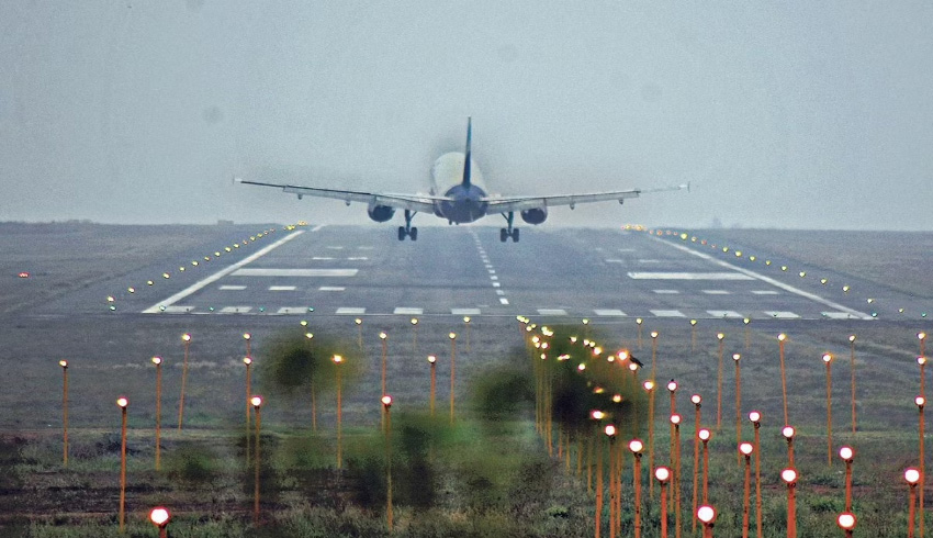 ବିମାନ ଟିକଟ ମୂଲ୍ୟ ଆକାଶ ଛୁଆଁ : ଦୁଇ ବର୍ଷରେ ବୃଦ୍ଧି ଅଢ଼େଇ ଗୁଣ