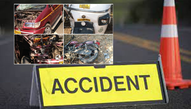 ପୁରୀ-କୋଣାର୍କ ମେରାଇନ ଡ୍ରାଇଭ ରାସ୍ତାରେ ମର୍ମନ୍ତୁଦ ସଡକ ଦୁର୍ଘଟଣା; ଦୁଇ ମୃତ, ୧୦ରୁ ଉର୍ଦ୍ଧ୍ବ ଆହତ