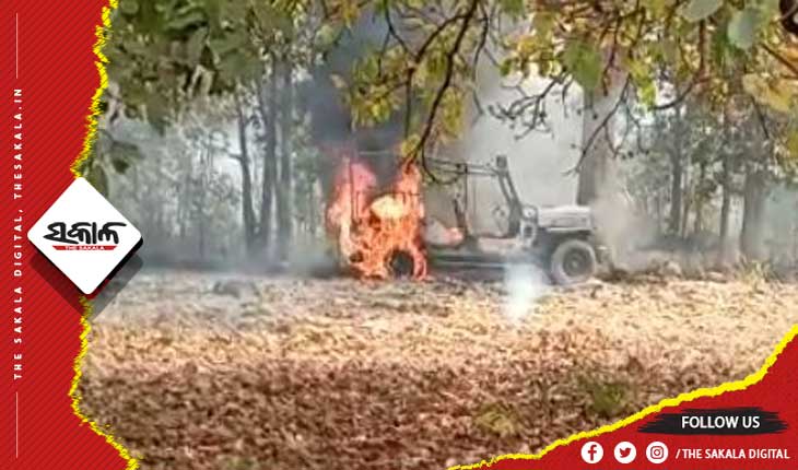 ଜଙ୍ଗଲ ନିଆଁ ଲିଭାଇବାକୁ ଯାଇଥିବା ବେଳେ ଜଳିଗଲା ବନ ବିଭାଗ ଗାଡ଼ି