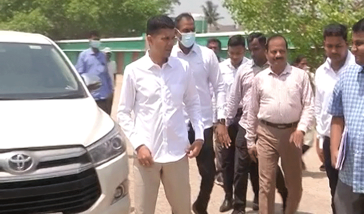 କେନ୍ଦ୍ରାପଡାରେ ଉନ୍ନୟନ ମୂଳକ କାର୍ଯ୍ୟର ସମୀକ୍ଷା ସହ ଶୀତଳଭଣ୍ଡାର ବୁଲି ଦେଖିଲେ 5T ସଚିବ ଭି.କେ ପାଣ୍ଡିଆନ୍