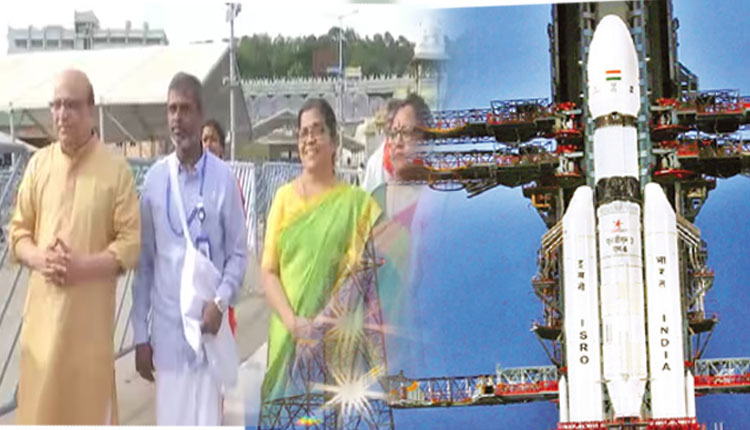 ଚନ୍ଦ୍ରାୟନ-୩ ପାଇଁ ତିରୁପତି ମନ୍ଦିରରେ ପୂଜାର୍ଚ୍ଚନା କଲେ ଇସ୍ରୋ ବୈଜ୍ଞାନିକ
