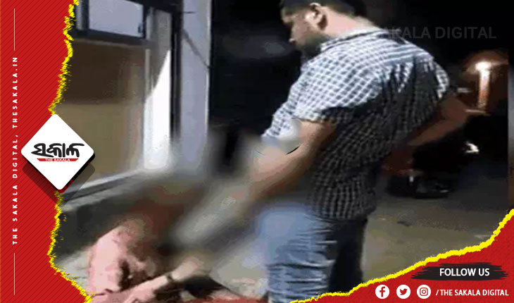 ଆଦିବାସୀ ଯୁବକ ଉପରେ ପରିଶ୍ରା କଲେ ବିଜେପି କର୍ମୀ, ସୋସିଆଲ ମିଡିଆରେ ଭାଇରାଲ ହେଉଛି ଭିଡ଼ିଓ