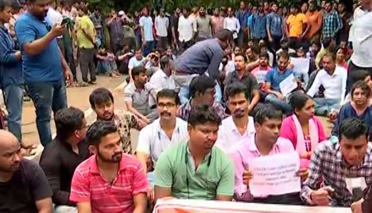 ବିରୋଧୀଙ୍କ ସ୍ୱାର୍ଥ ଯଜ୍ଞ: ବଳି ପଡୁଛି ମେଧାବୀଙ୍କ ଭବିଷ୍ୟତ