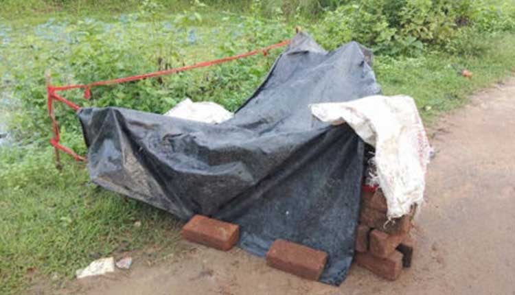 ଯୁବକଙ୍କୁ କାଠ ଫାଳିଆରେ ପିଟିପିଟି ମାରିଦେଲେ ଦୁଇ ସାଙ୍ଗ