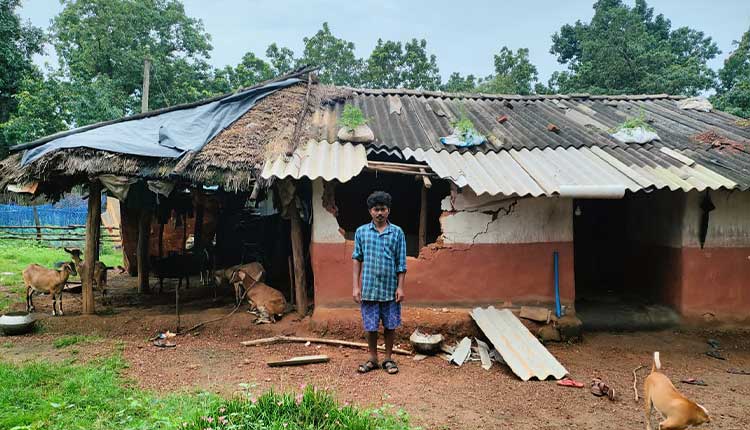 ଲୋକଙ୍କ ଭାତହାଣ୍ଡି ଉପରେ ଗୋଠଛଡା ଦନ୍ତାର ଆଖି