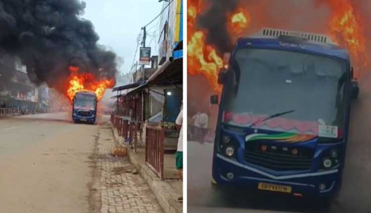 ଚକା ଫାଟି ଯିବାରୁ ଜଳିଗଲା ଯାତ୍ରୀବାହୀ ବସ୍, ଅଳ୍ପକେ ବର୍ତ୍ତିଲେ ୮୦ ଜଣ ଯାତ୍ରୀ