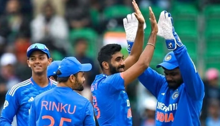 ପ୍ରଥମ ଟି-୨୦: ବର୍ଷା ଯୋଗୁଁ ଡିଏଲ୍‌ଏସ୍ ପ୍ରକ୍ରିୟାରେ ଆୟର୍ଲାଣ୍ଡକୁ ୨ ରନ୍‌ରେ ହରାଇଲା ଭାରତ