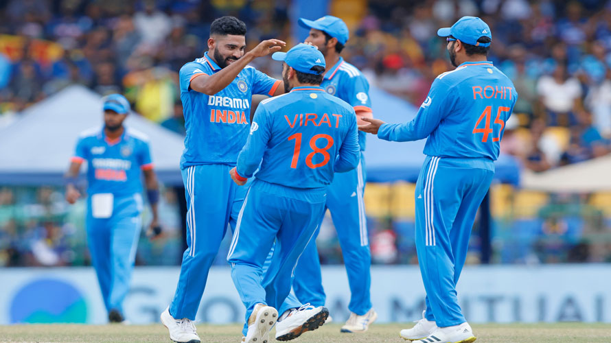 ମହମ୍ମଦ ସିରାଜଙ୍କ ଘାତକ ବୋଲିଂ : ଗୋଟିଏ ଓଭରରେ ନେଲେ ୪ ୱିକେଟ, ୧୩ ରନ୍‌ରେ ଶ୍ରୀଲଙ୍କାର ୬ ବ୍ୟାଟର ଆଉଟ୍‌