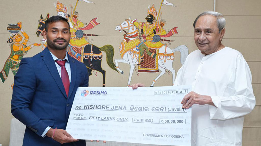 ୫୦ ଲକ୍ଷର ପୁରସ୍କାର ରାଶି ସହ ଜାଭେଲିନ୍‌ ଖେଳାଳୀ କିଶୋରଙ୍କୁ ସମ୍ମାନିତ କଲେ ମୁଖ୍ୟମନ୍ତ୍ରୀ