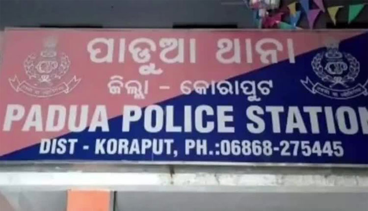 ‘ପୁଷ୍ପା’ ଫିଲ୍ମ ଷ୍ଟାଇଲରେ ଗଞ୍ଜେଇ ଚାଲାଣ କରୁଥିଲେ ମାଫିଆ, ମାଡ଼ିବସିଲା ପାଡୁଆ ପୋଲିସ