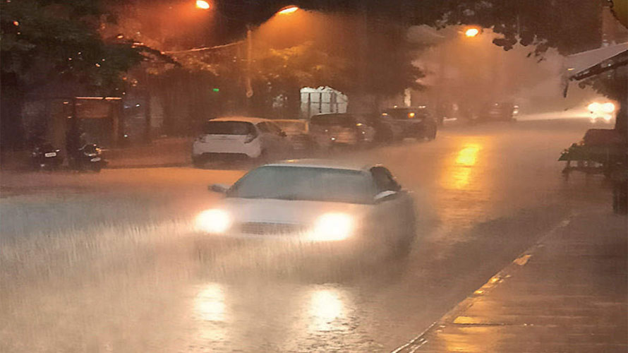 ଗୁଳୁଗୁଳିରୁ ମିଳିଲା ତ୍ରାହି : ରାଜଧାନୀରେ ଘଡ଼ଘଡି ସହ ମୂଷଳଧାରାରେ ବର୍ଷା