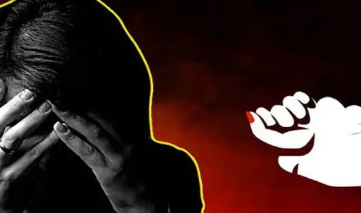 ନାବାଳିକା ଛାତ୍ରୀଙ୍କୁ ସ୍କୁଲ ପିଅନ ଦୁଷ୍କର୍ମ କରିଥିବା ଅଭିଯୋଗକୁ କେନ୍ଦ୍ର କରି ତୁମୂଳକାଣ୍ଡ; ପୁଲିସ ଜିପ୍‌ ଜାଳିଦେଲେ ଉତ୍ତ୍ୟକ୍ତ ଲୋକେ