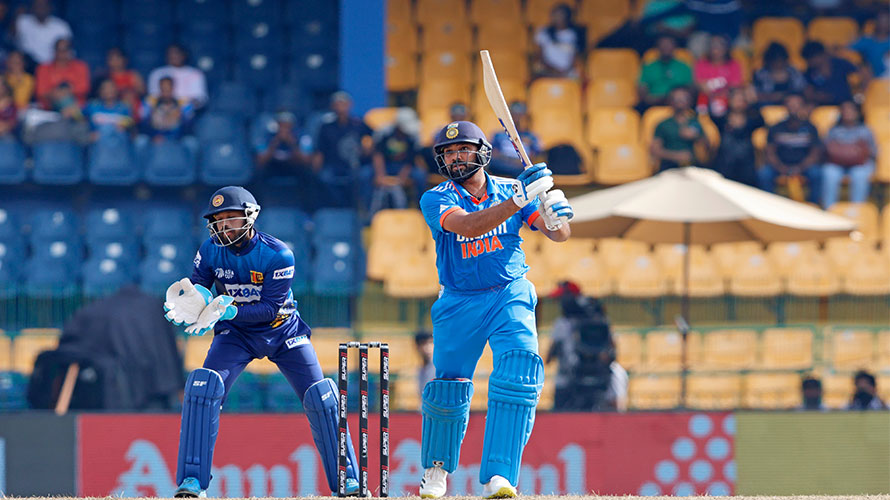 ରୋହିତ ଶର୍ମାଙ୍କ ବଡ଼ ରେକର୍ଡ : ଷଷ୍ଠ ଭାରତୀୟ ବ୍ୟାଟର ଭାବେ ଦିନିକିଆରେ ପୂରଣ କଲେ ୧୦ ହଜାର ରନ୍‌