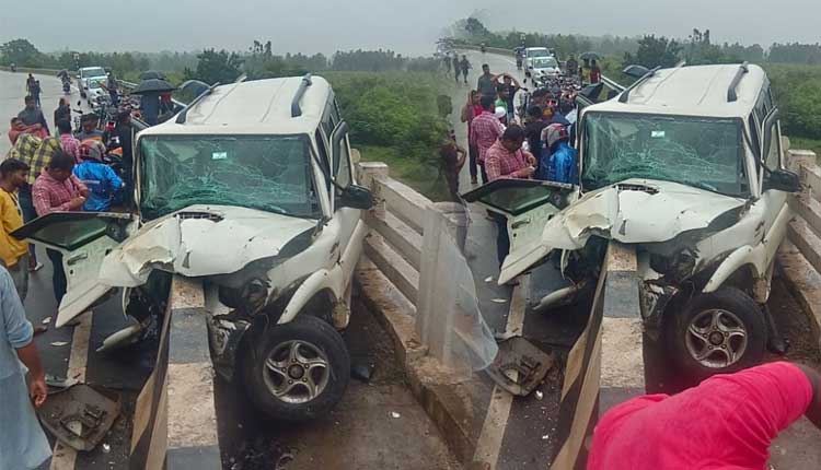 ଭାରସାମ୍ୟ ହରାଇ ଡିଭାଇଡରରେ ଧକ୍କା ଦେଲା ସ୍କୋର୍ପିଓ; ଚାଳକ ମୃତ, ସ୍କୋର୍ପିଓ ଚୁରମାର