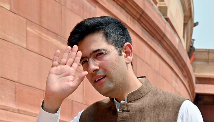 ସରକାରୀ ବଙ୍ଗଳା ଖାଲି କରିବାକୁ ସାଂସଦ ରାଘବ ଚଢାଙ୍କୁ ଦିଲ୍ଲୀ କୋର୍ଟଙ୍କ ନିର୍ଦ୍ଦେଶ; ବିଜେପି ଷଡଯନ୍ତ୍ର କରୁଛି ବୋଲି ଅଭିଯୋଗ ଆଣିଲେ ରାଘବ