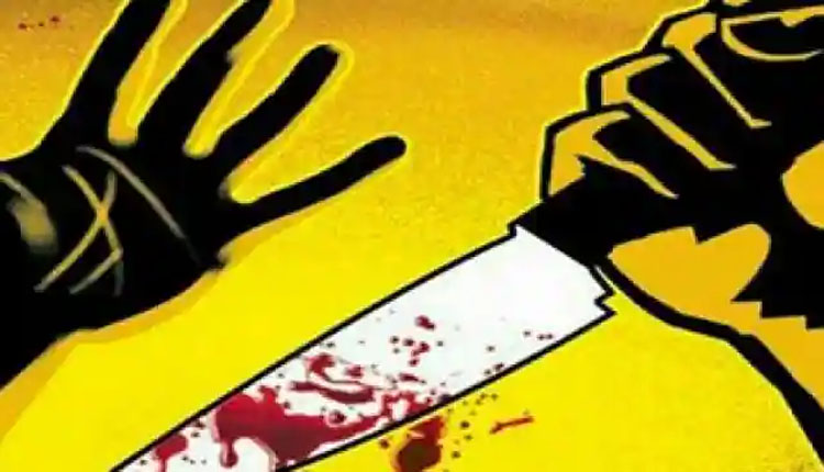 ପାରିବାରିକ କଳହ: ସମସ୍ତଙ୍କ ସାମ୍ନାରେ ସ୍ତ୍ରୀକୁ ଛୁରାମାଡ଼ କଲା ନୃଶଂସ ସ୍ୱାମୀ 