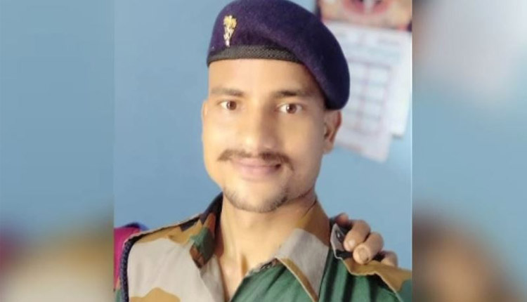 ଆଜି ଜନ୍ମମାଟିରେ ପହଞ୍ଚିବ ବୀର ସହିଦ ଓଡ଼ିଆ ଯବାନ ସରୋଜଙ୍କ ପାର୍ଥିବ ଶରୀର, କାମାକ୍ଷାନଗର ଦିଘିରେ ହେବ ଶେଷକୃତ୍ୟ