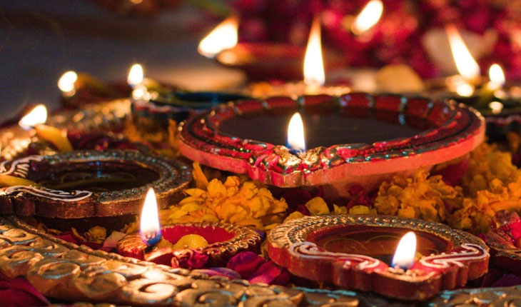 ଆଜି ଆଲୋକର ପର୍ବ ଦୀପାବଳୀ: ଜାଣନ୍ତୁ ଦୀପାବଳିରେ କଣ ରହିଛି ଦୀପଦାନର ମହତ୍ତ୍ୱ ଏବଂ ଦୀପଦାନର ବିଧି