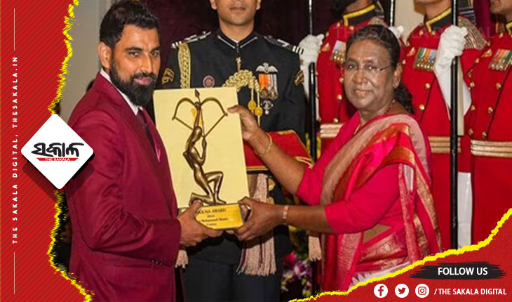 ରାଷ୍ଟ୍ରପତି ଦ୍ରୌପଦୀ ମୁର୍ମୁଙ୍କଠାରୁ ସମ୍ମାନଜନକ ଅର୍ଜୁନ ପୁରସ୍କାର ଗ୍ରହଣ କଲେ କ୍ରିକେଟର ମହମ୍ମଦ ସାମି