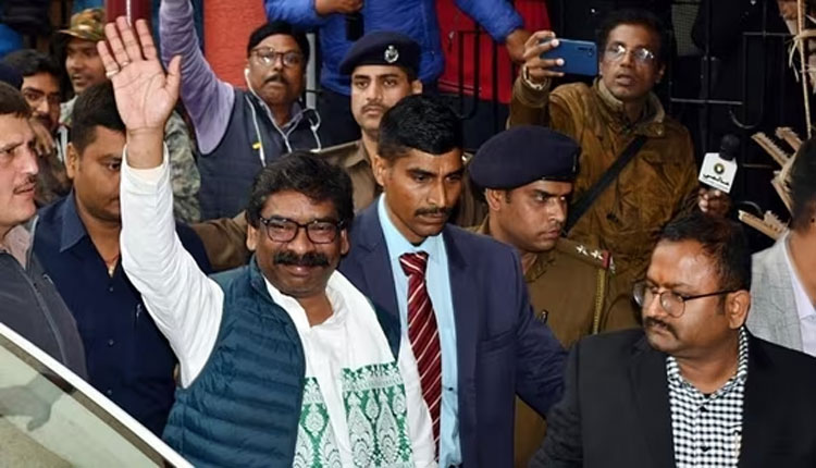 ବଢିଲା ହେମନ୍ତ ସୋରେନ୍‌ଙ୍କ ଅଡୁଆ; ୫ ଦିନିଆ ED ରିମାଣ୍ଡରେ ଗଲେ ଝାଡ଼ଖଣ୍ଡର ପୂର୍ବତନ ସିଏମ