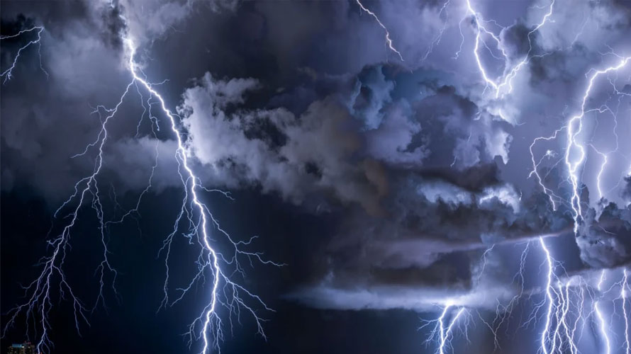 ବାଲେଶ୍ଵରରେ କାଳବୈଶାଖୀର ତାଣ୍ଡବ: ବିଜୁଳି-ଘଡ଼ଘଡ଼ି ସହ କୁଆପଥର ବର୍ଷା