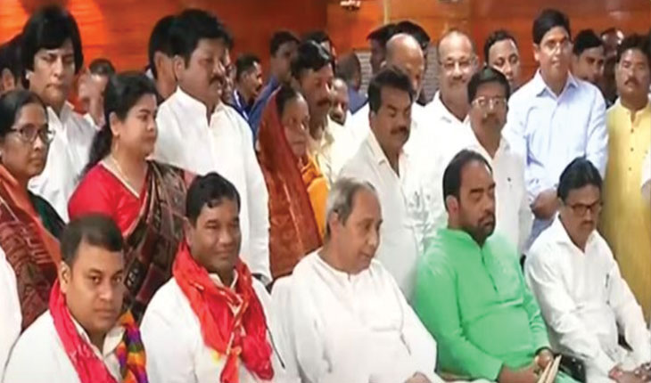 ମୁଖ୍ୟମନ୍ତ୍ରୀଙ୍କ ଉପସ୍ଥିତିରେ ନାମାଙ୍କନ ଭରିଲେ ବିଜେଡିର ଦୁଇ ରାଜ୍ୟସଭା ପ୍ରାର୍ଥୀ