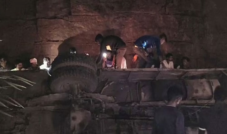 ଛତିଶଗଡରେ ମୋରମ ଖଣିକୁ ଖସିଲା ବସ୍: ୧୨ ମୃତ, ୨୦ରୁ ଉର୍ଦ୍ଧ୍ବ ଗୁରୁତର