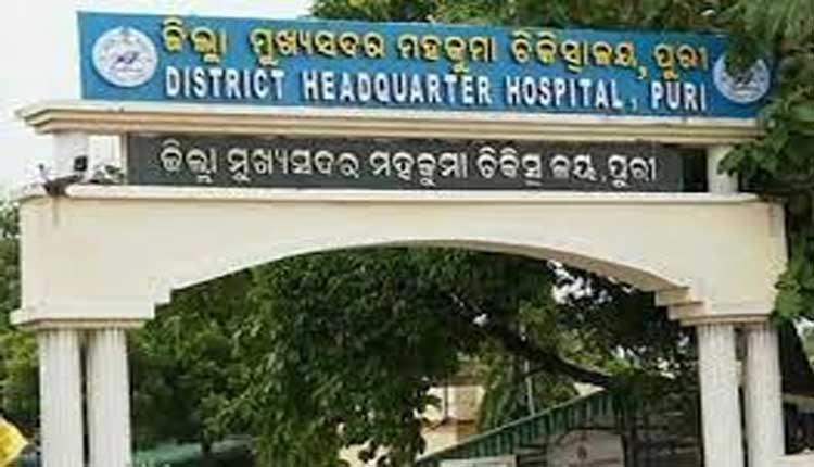 ପୂର୍ବ ଶତ୍ରୁତାକୁ କେନ୍ଦ୍ରକରି ପୁରୀରେ ଚଳନ୍ତା ବାଇକ ଉପରକୁ ବୋମାମାଡ, ଦୁଇ ଶ୍ରମିକ ଗୁରୁତର