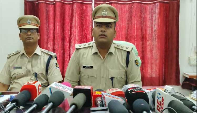 ଗଞ୍ଜେଇ ଜବତ କରିବାକୁ ଯାଇ ହଟହଟା ହେଲା ପୁଲିସ 