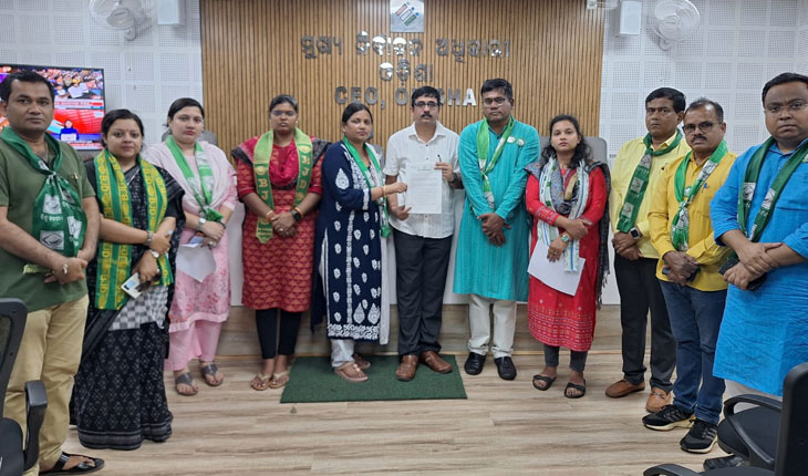 ଉତ୍ତର ପ୍ରଦେଶରୁ ଆସିଛନ୍ତି ୧୫ ଜଣିଆ ମହିଳା ଗ୍ୟାଙ୍ଗ, ଭୋଟରଙ୍କୁ କରୁଛନ୍ତି ପ୍ରଲୋଭିତ: ବିଜେଡ଼ି