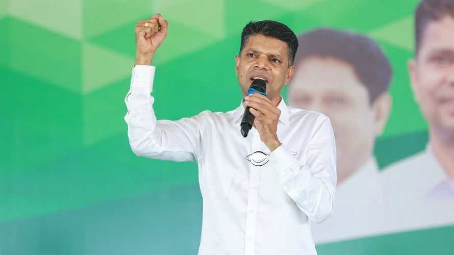 ମଧ୍ୟବିତ୍ତଙ୍କ ପାଇଁ ନବୀନଙ୍କ ୪ ଗ୍ୟାରେଣ୍ଟି, ପାଣ୍ଡିଆନ୍‌ କହିଲେ ମଧ୍ୟବିତ୍ତ ହେଉଛନ୍ତି ଓଡ଼ିଶାର ଇଞ୍ଜିନ
